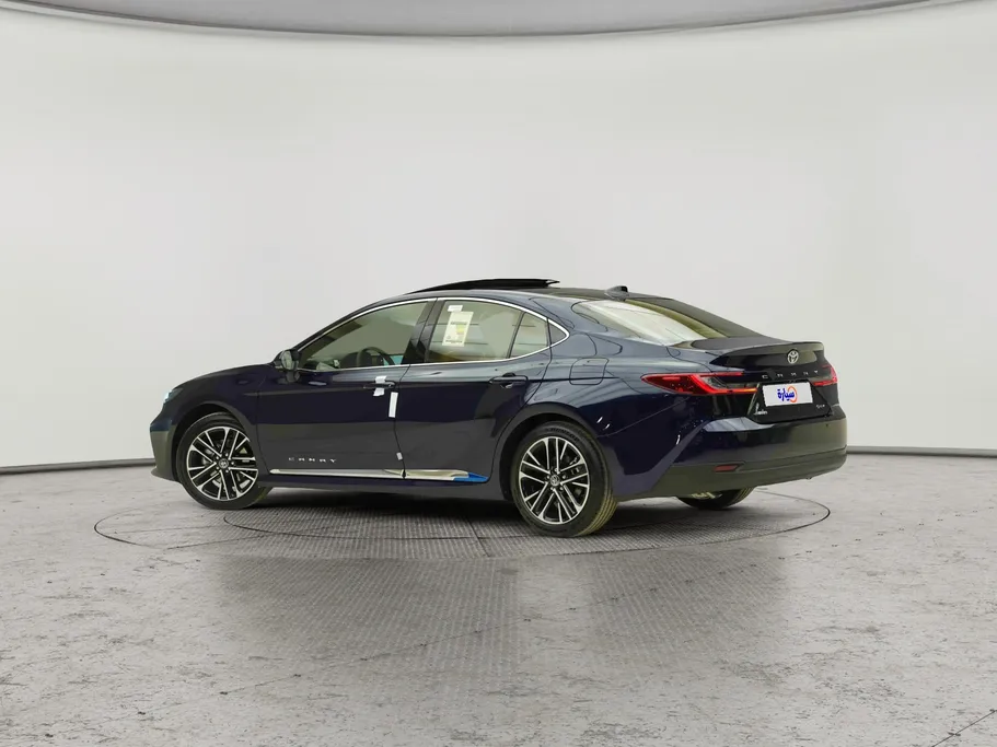 2026 Toyota Camry  LUMIERE HEV 