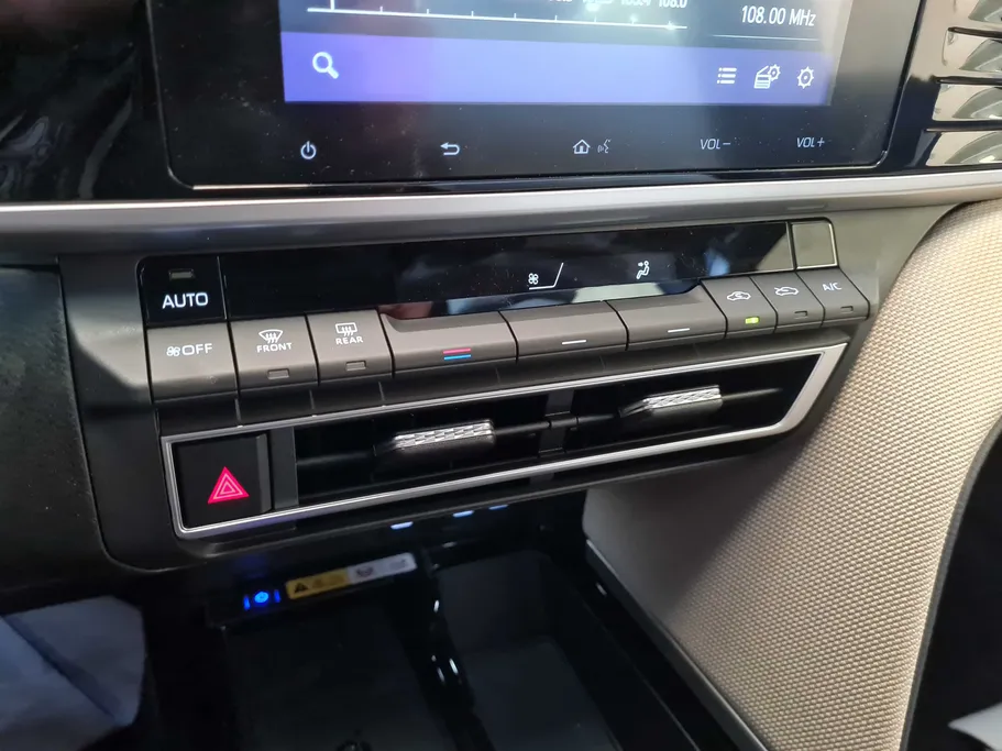 2026 Toyota Camry  E Plus HEV 