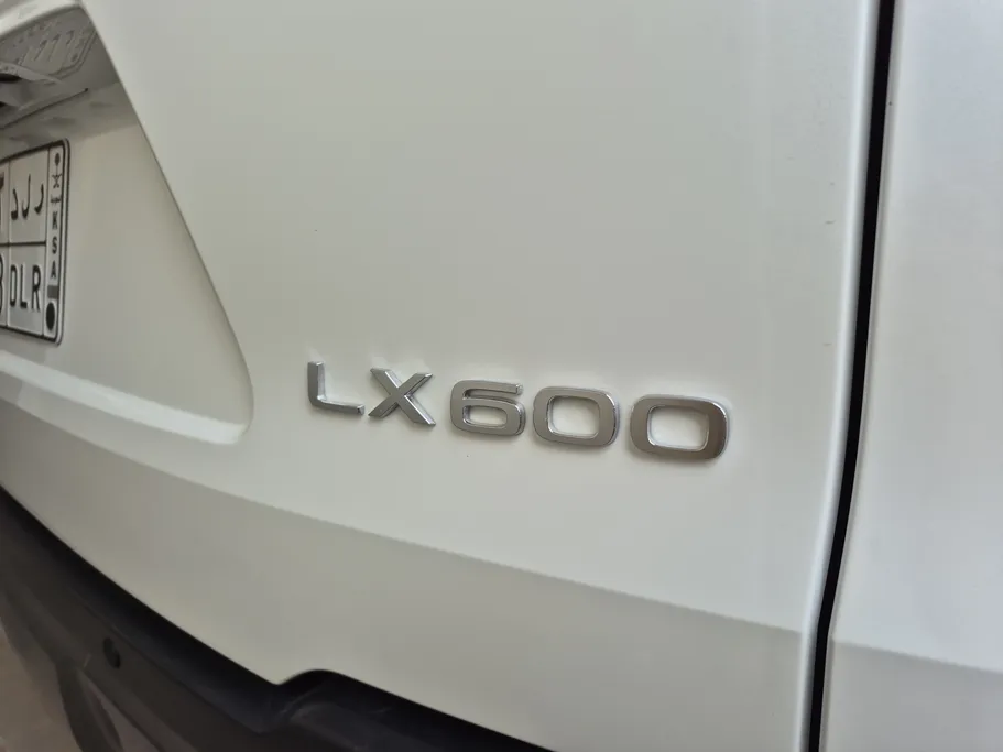 2024 Lexus LX 600 BB Elite 