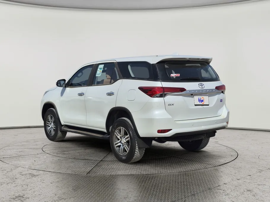 تويوتا فورتشنر GX 2023 