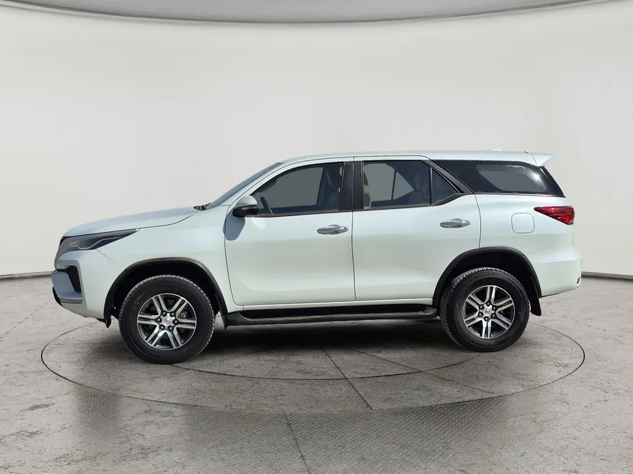 تويوتا فورتشنر GX 2023 