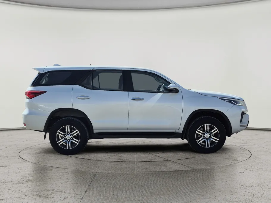 تويوتا فورتشنر GX 2023 