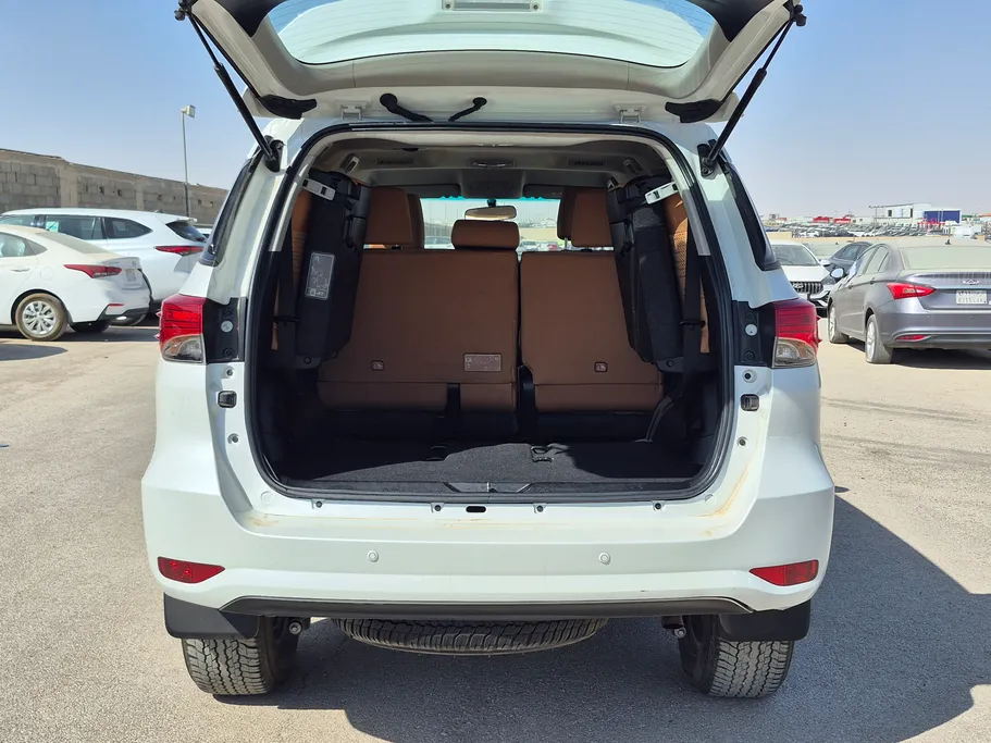 تويوتا فورتشنر GX 2023 