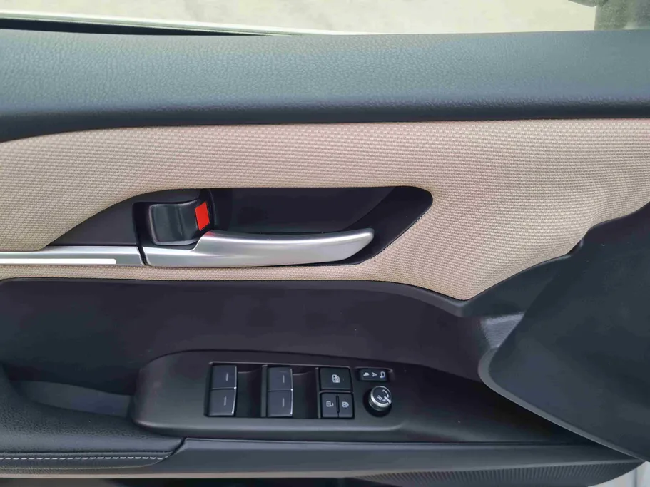 تويوتا كامري LE HEV 2026 