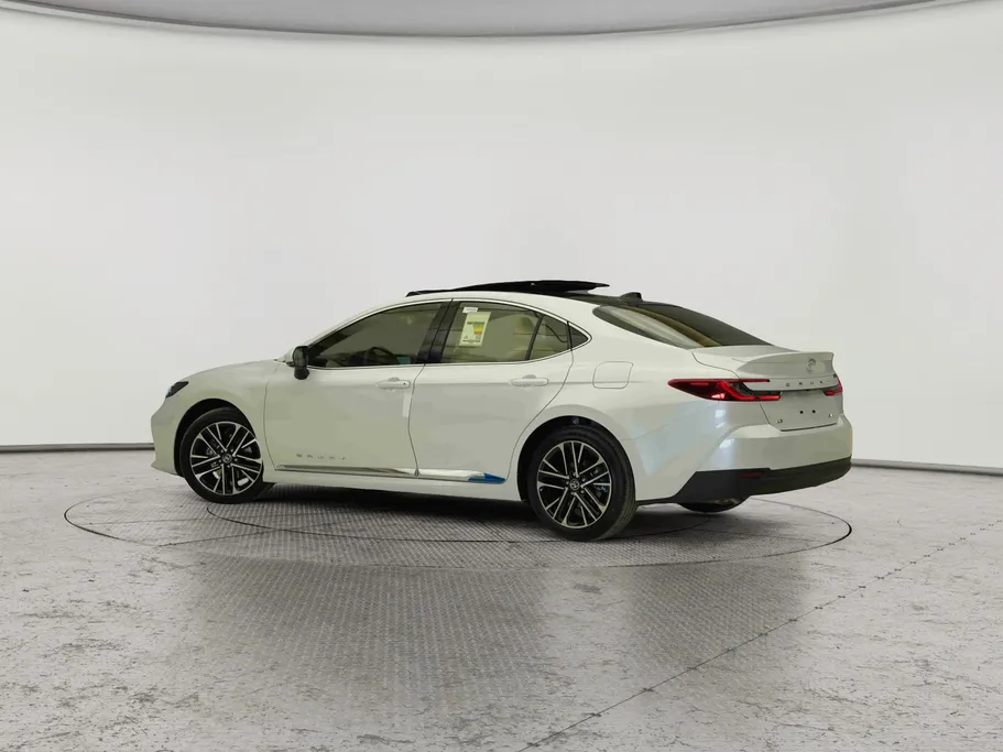 تويوتا كامري LE HEV 2026 