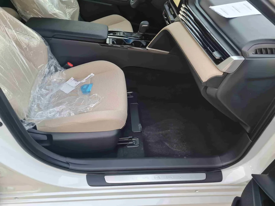 2026 Toyota Camry  LE HEV 