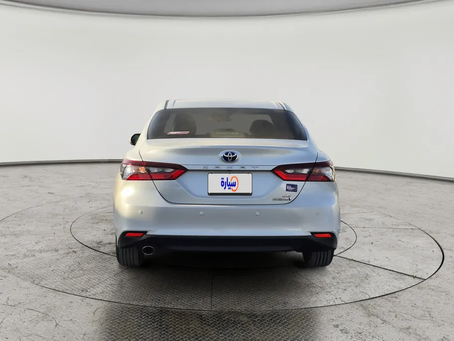 تويوتا كامري LE HEV 2022 
