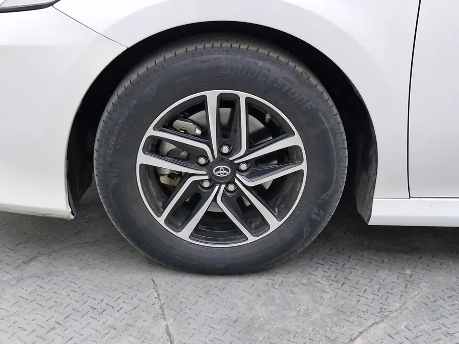 2022 Toyota Camry  LE HEV 