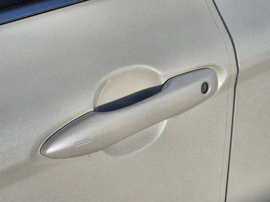 تويوتا كامري LE HEV 2022 