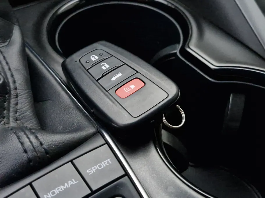 2022 Toyota Camry  LE HEV 