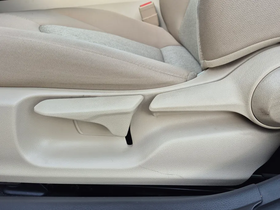 تويوتا كامري LE HEV 2022 