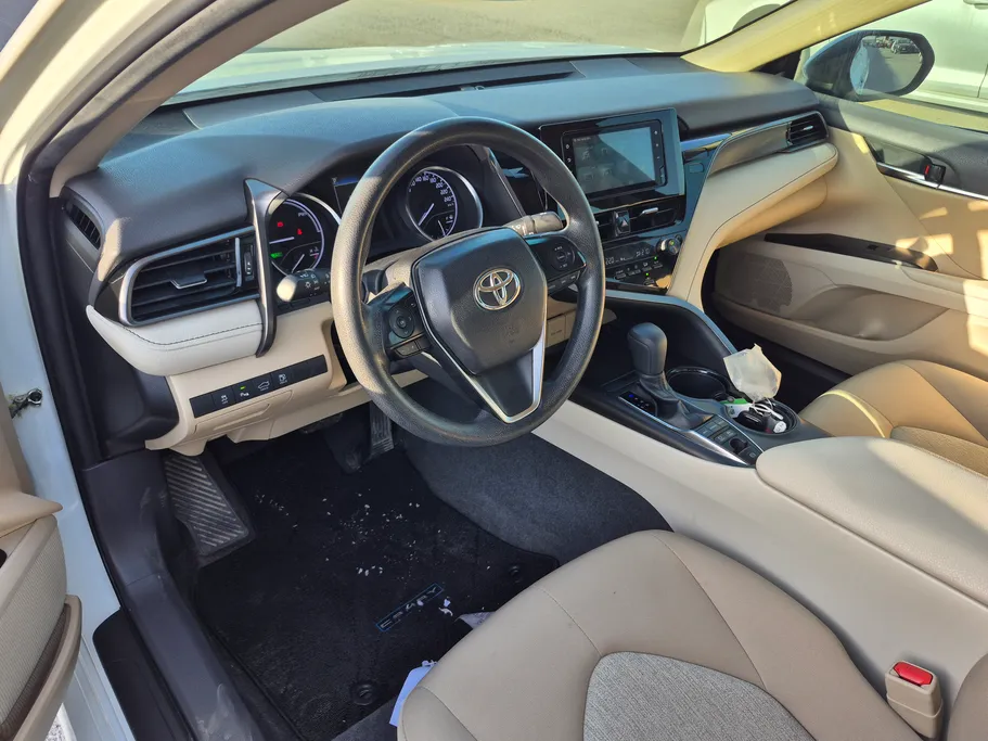 تويوتا كامري LE HEV 2022 