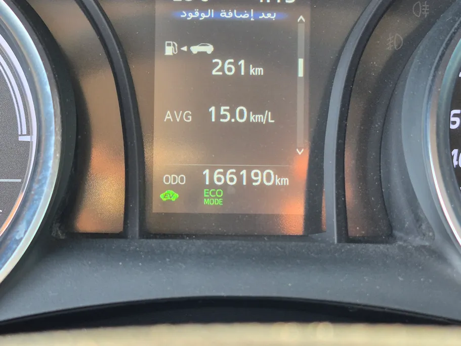 تويوتا كامري LE HEV 2022 