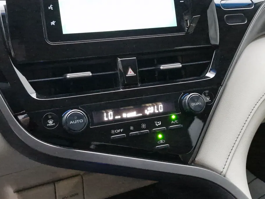 2022 Toyota Camry  LE HEV 