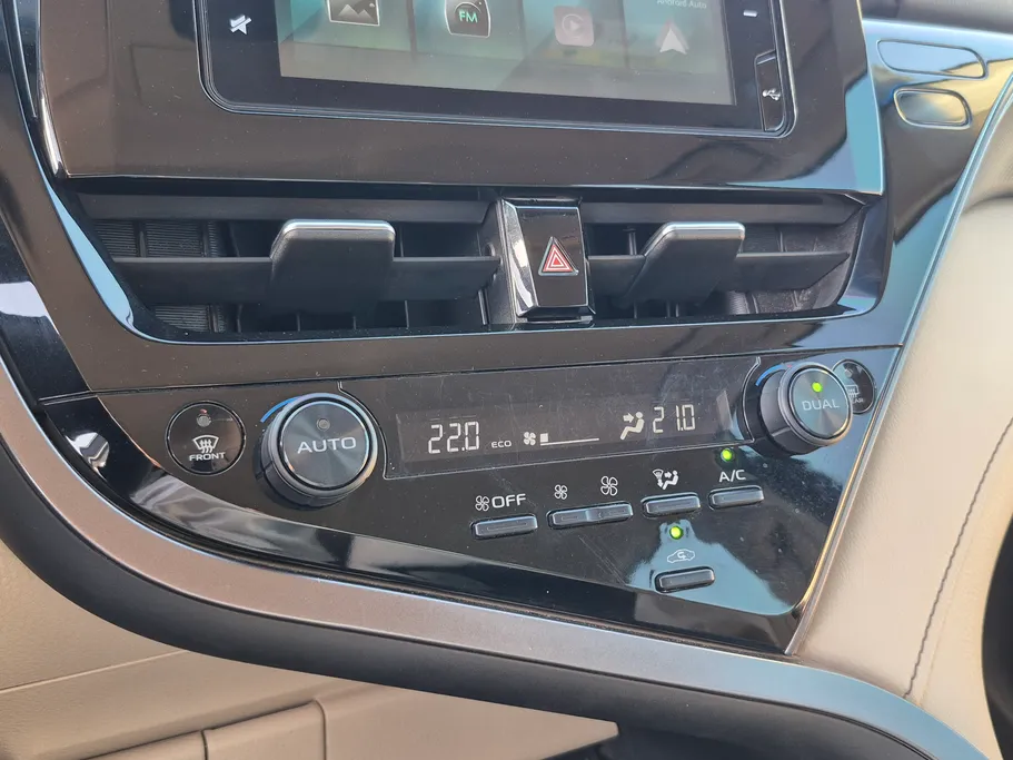 تويوتا كامري LE HEV 2022 