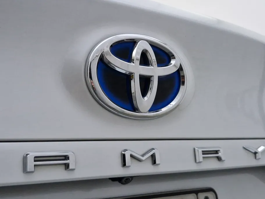 2022 Toyota Camry  LE HEV 