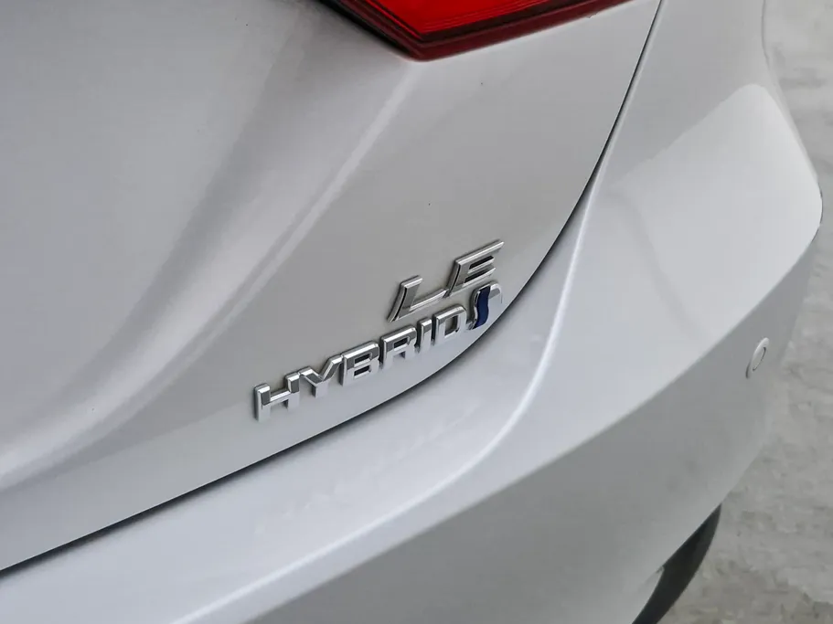 2022 Toyota Camry  LE HEV 