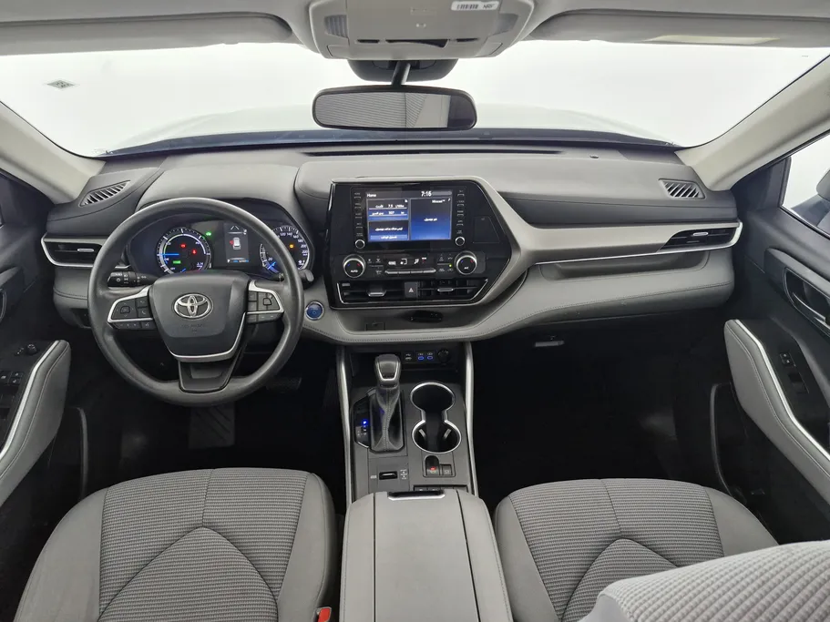 2022 Toyota Highlander LE 