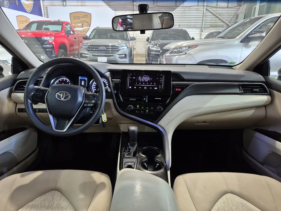 تويوتا كامري LE STD 2022 