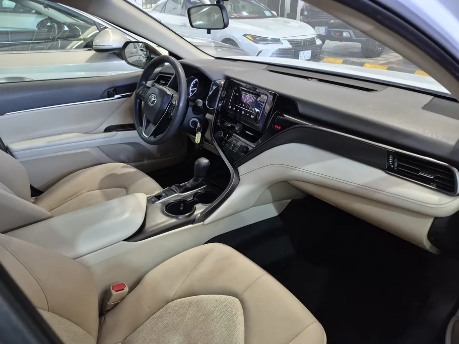 تويوتا كامري LE STD 2022 