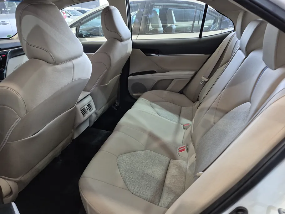 تويوتا كامري LE STD 2022 