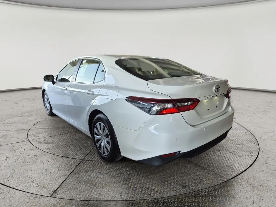 تويوتا كامري LE STD 2022 