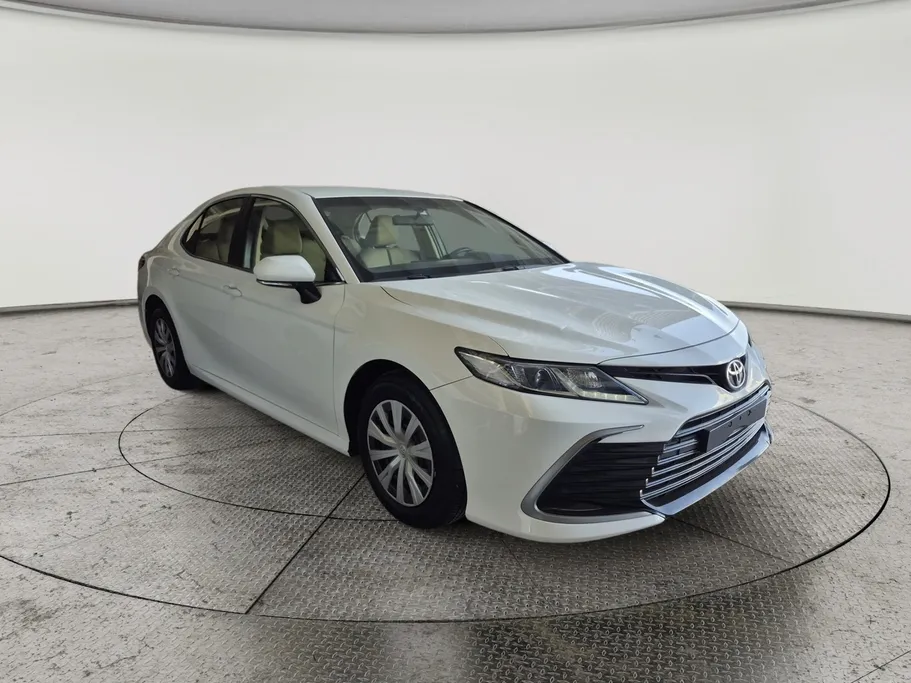 تويوتا كامري LE STD 2022 