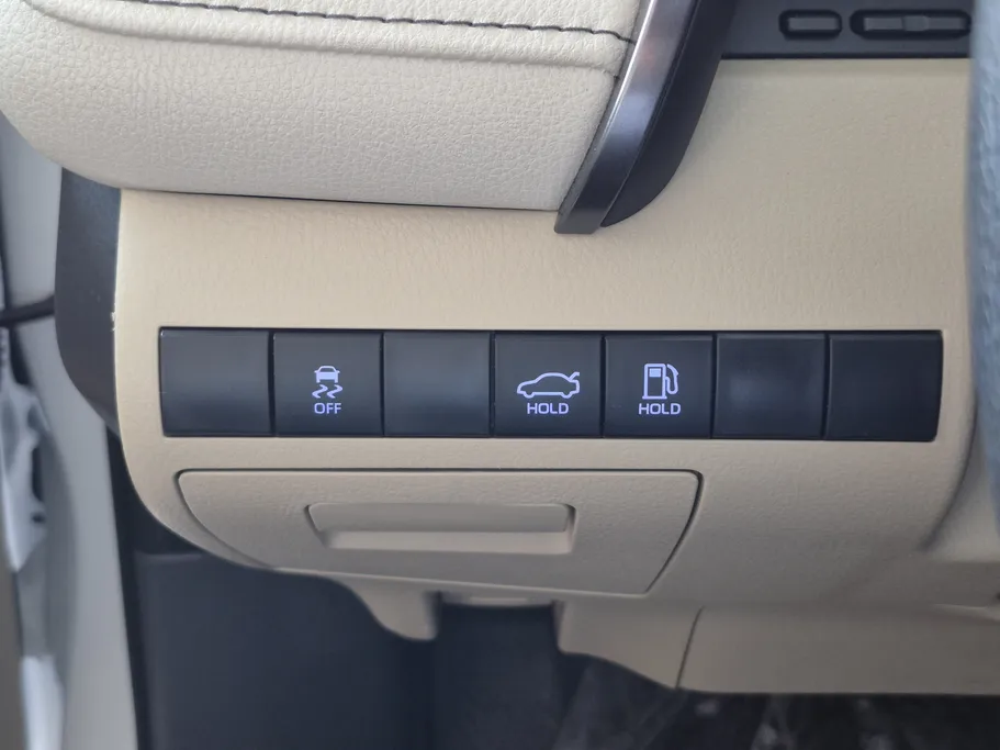 تويوتا كامري LE STD 2022 