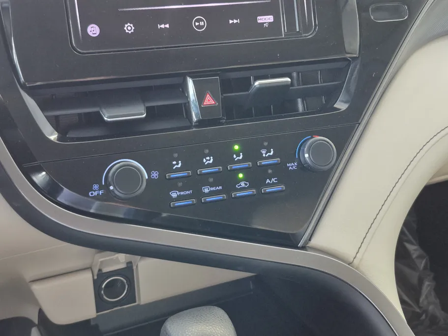 تويوتا كامري LE STD 2022 