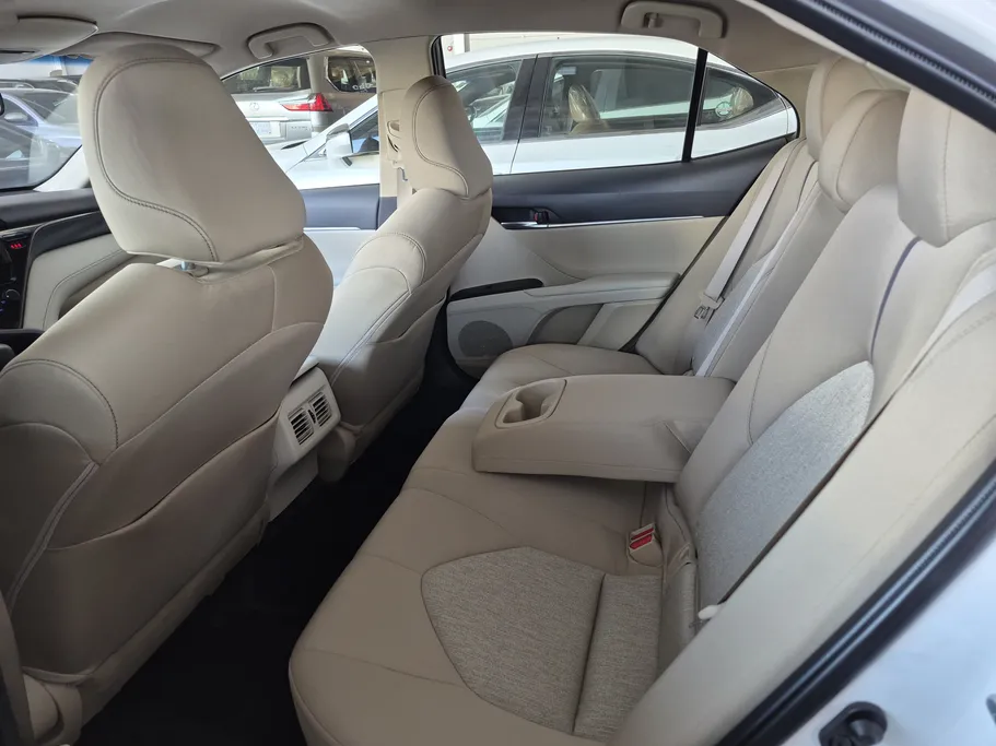 تويوتا كامري LE STD 2022 