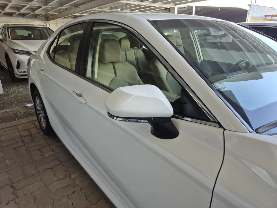 تويوتا كامري LE STD 2022 