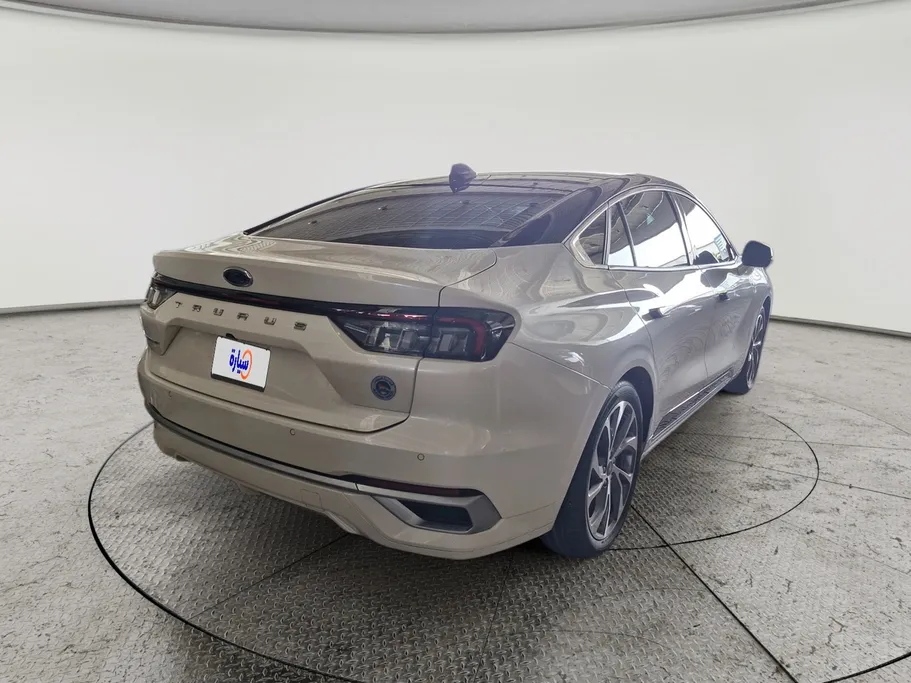 فورد تورس تيتانيوم 2025 