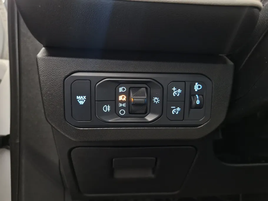 فورد تورس تيتانيوم 2025 