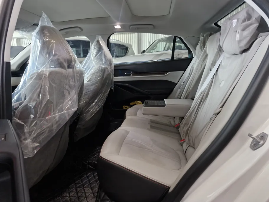 فورد تورس تيتانيوم 2025 