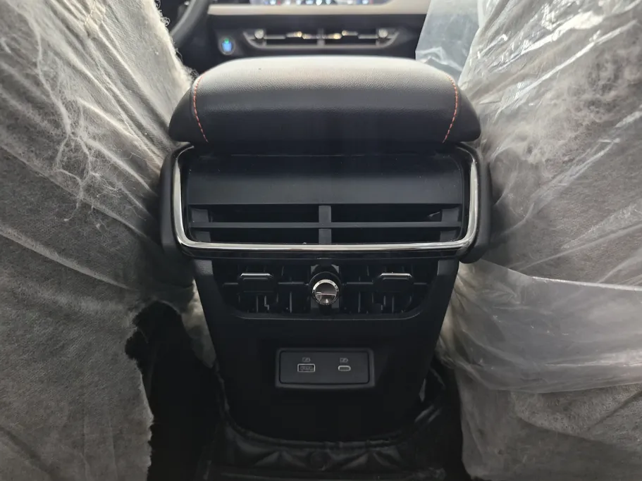 فورد تورس تيتانيوم 2025 