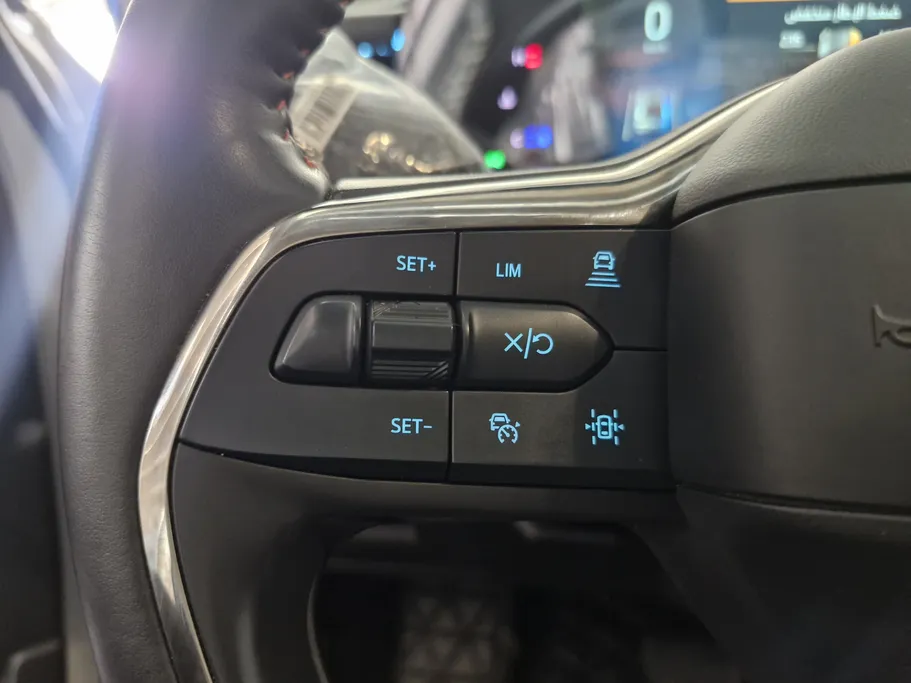 فورد تورس تيتانيوم 2025 