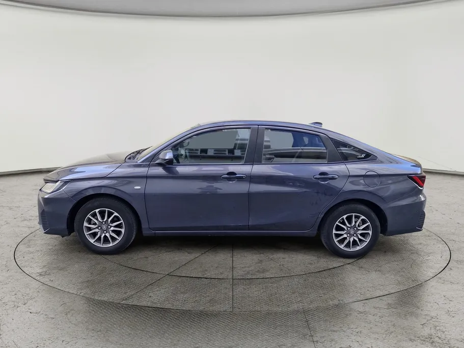 2024 Toyota Yaris  Y 