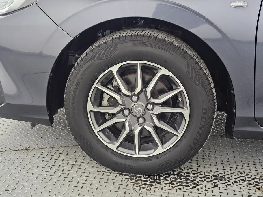 2024 Toyota Yaris  Y 