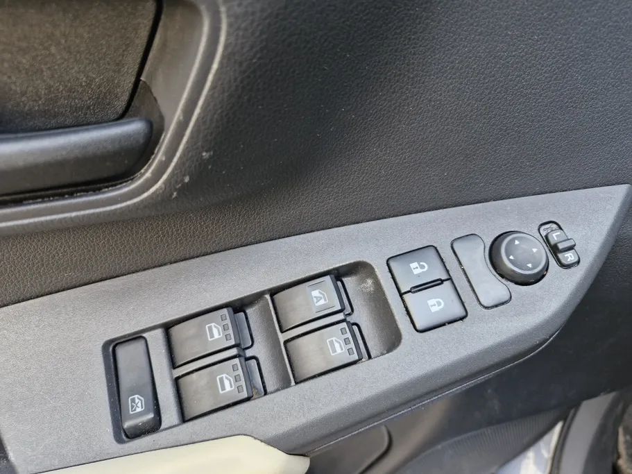 2024 Toyota Yaris  Y 