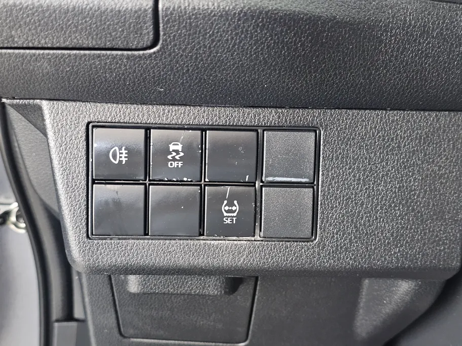 2024 Toyota Yaris  Y 