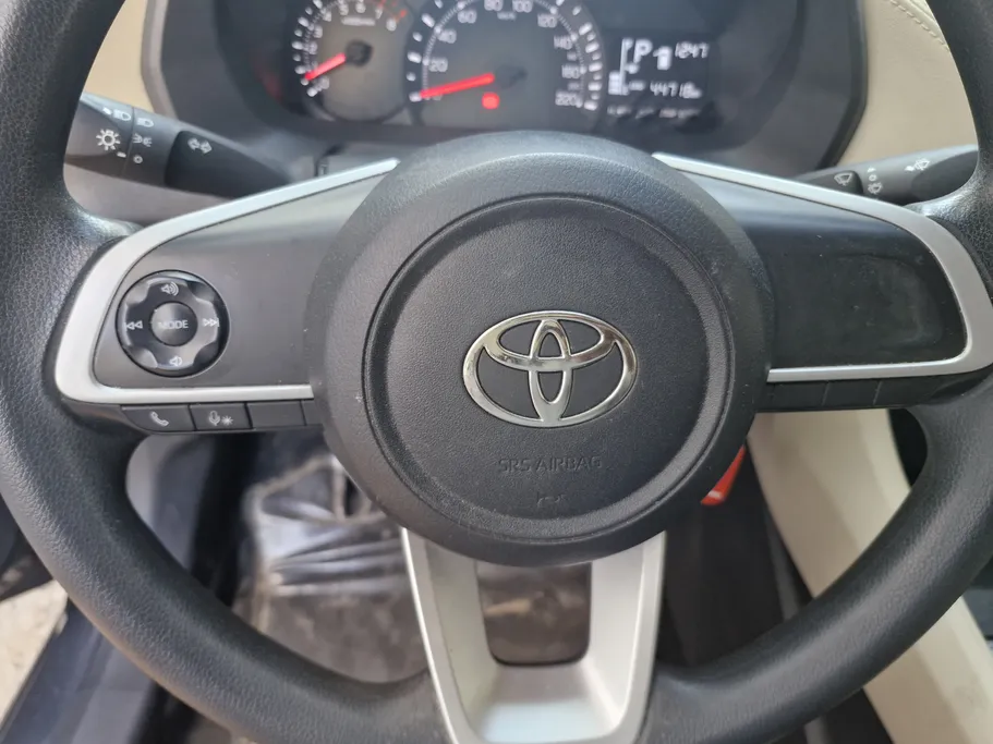 2024 Toyota Yaris  Y 