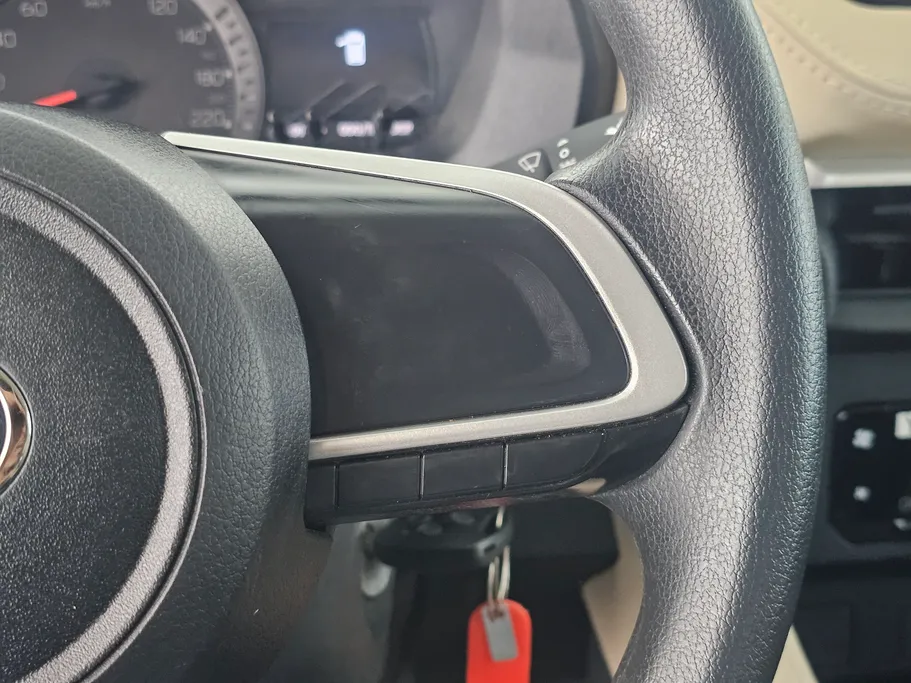 2024 Toyota Yaris  Y 