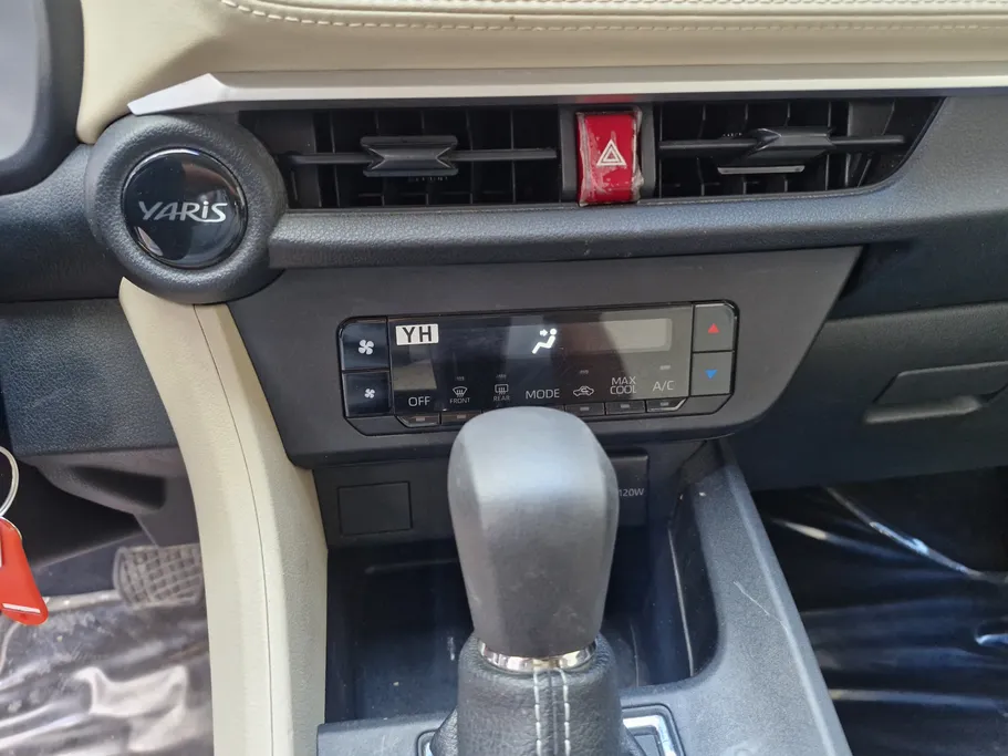 2024 Toyota Yaris  Y 