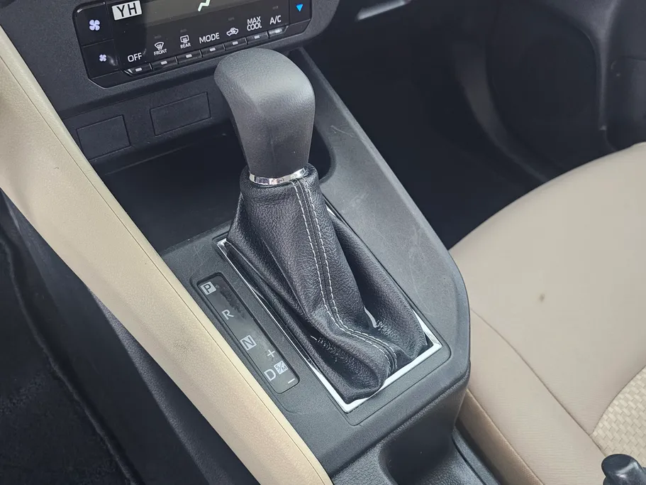 2024 Toyota Yaris  Y 