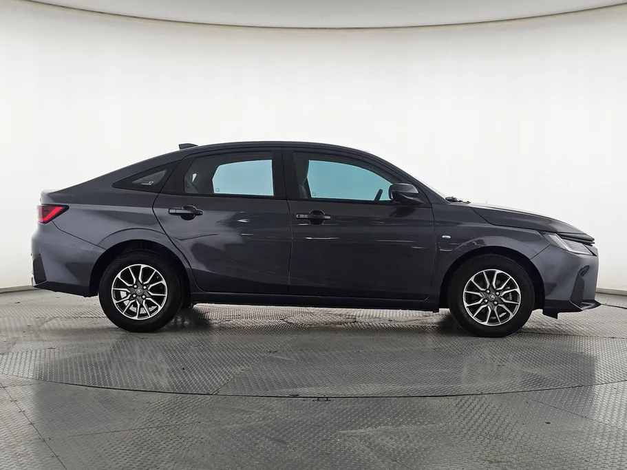 2024 Toyota Yaris  Y 