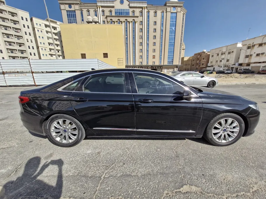 2020 Ford Taurus Ambiente 