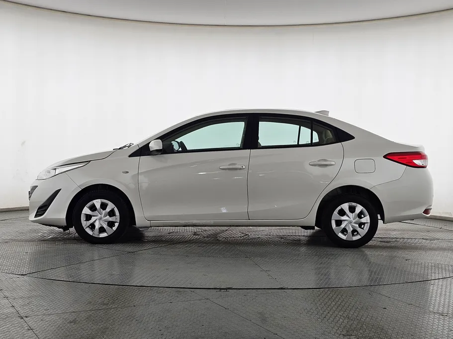 2019 Toyota Yaris  Y 