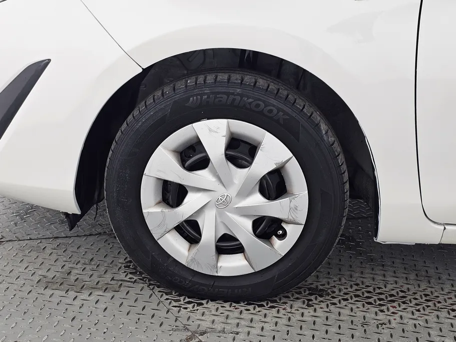 2019 Toyota Yaris  Y 