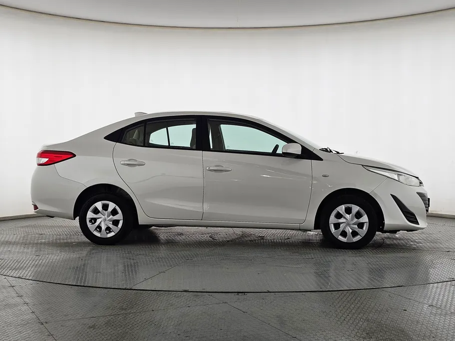 2019 Toyota Yaris  Y 