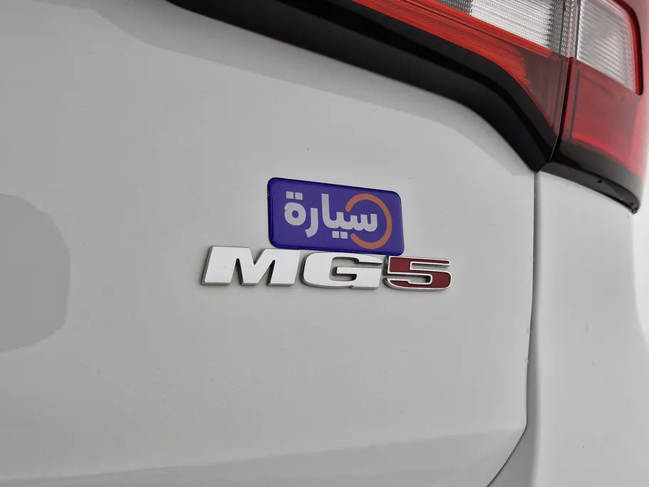 2023 MG 5 LUX 